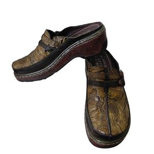 L'artiste Burbank Painted Leather Clogs